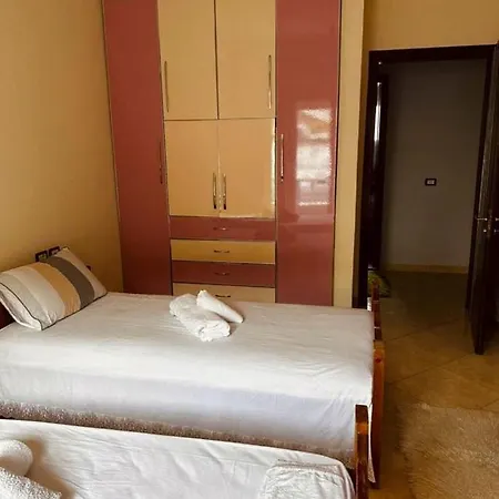 Castle View Hotel *